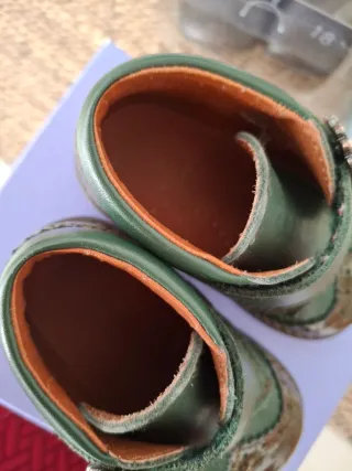 Zapatos bebé niña verde y marrón