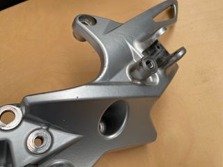 Placa Reposapiés Izq BMW F800S/ST/R