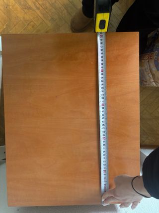 Cajonera de madera con llave y ruedas