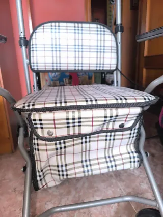 Andador adulto estilo a cuadros.