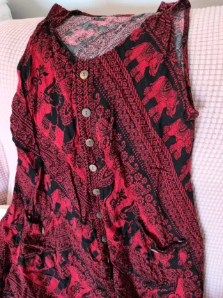 Vestido blanco y dorado bordado