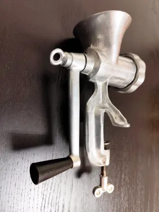 Moedor de Carne Manual Metálico (Vintage)