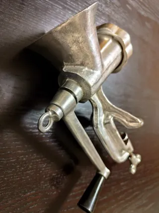 Moedor de Carne Manual Metálico (Vintage)