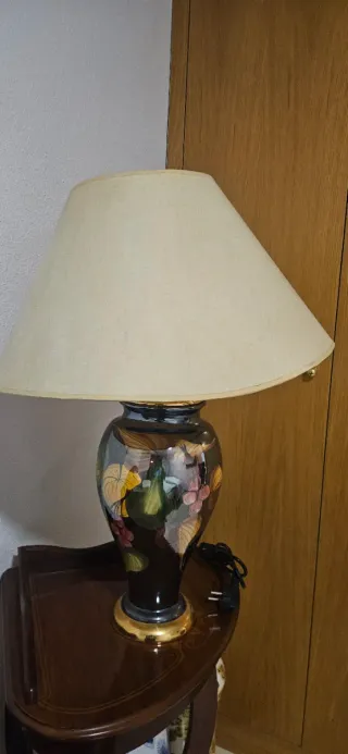 Lámpara de mesa cerámica floral