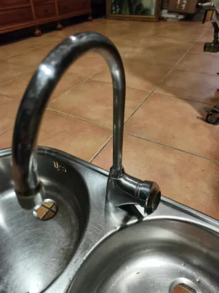 Fregadero doble seno con grifo