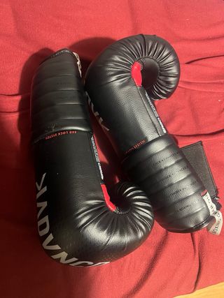 Guantes de Boxeo ADVANCE OUTSHOCK Negros