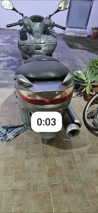 Se vende o se cambia Suzuki burgman 125cc