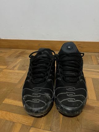 Zapatillas Nike TN Negras y Plateadas