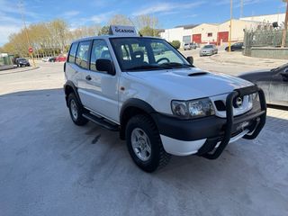 Nissan Terrano II 2003