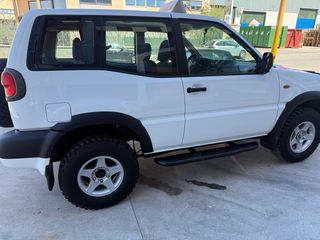 Nissan Terrano II 2003