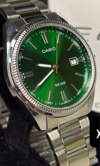 Reloj Casio Esfera Verde Correa Plateada