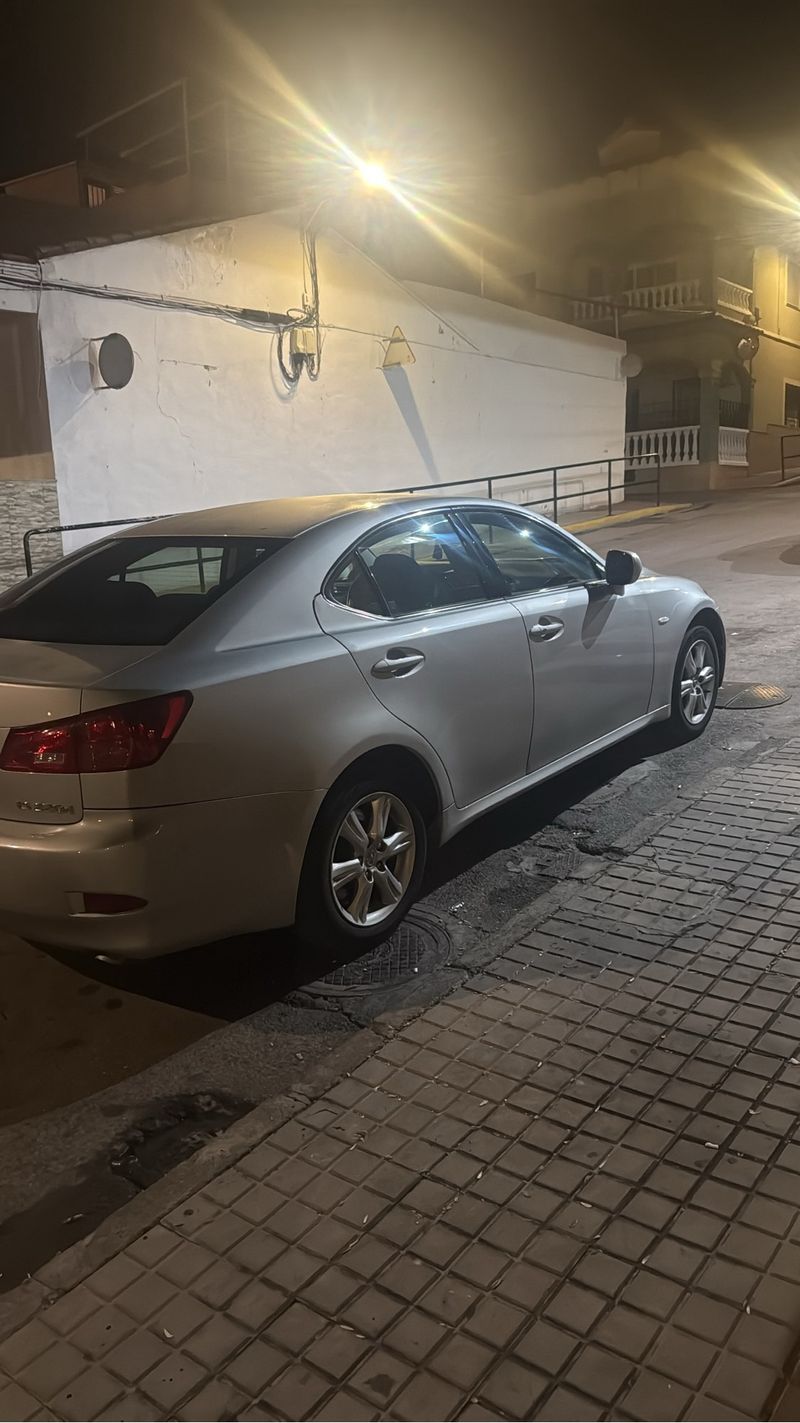 Lexus IS 2008 - foto 1