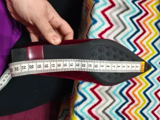 Zapatos de tacón de terciopelo granate