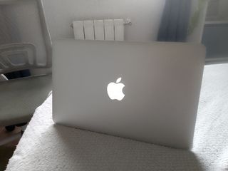 MacBook Air 11” 2010 Linux + extras