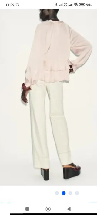 Blusa rosa con volantes