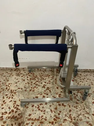 Silla grúa para personas mayores y de capacitados