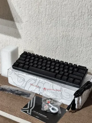 Teclado mecánico AJAZZ (NEGRO CON RGB) - NUEVO