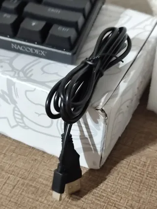 Teclado mecánico AJAZZ (NEGRO CON RGB) - NUEVO