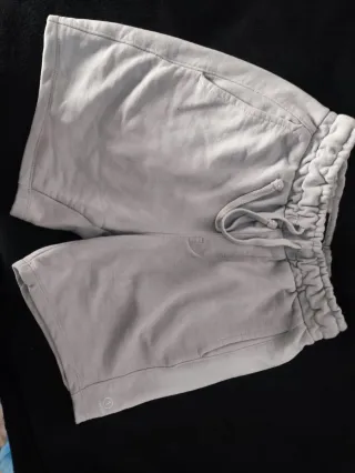 Pantalones cortos de chándal azul y beige