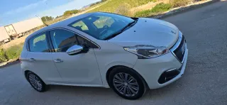 Peugeot 208 2016