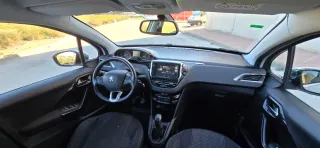 Peugeot 208 2016