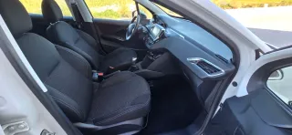 Peugeot 208 2016
