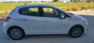 Peugeot 208 2016