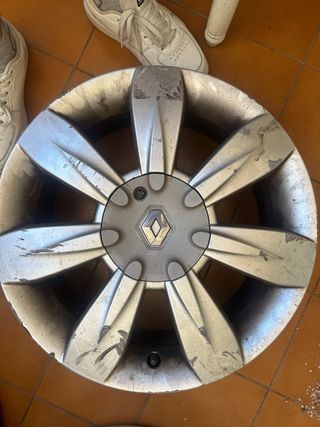 4 Llantas Originales Renault 16" (195/50 R16)