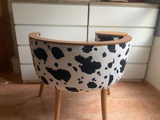 Sillón de diseño unico con estampado de vaca