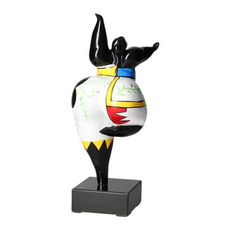 Escultura de una bailarina