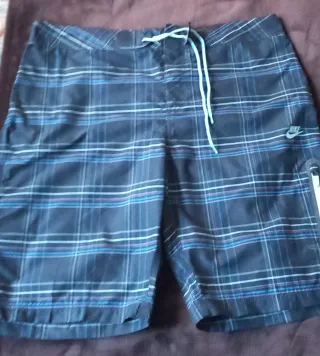 Bermuda Nike cuadros y regalo otra negra y camiset