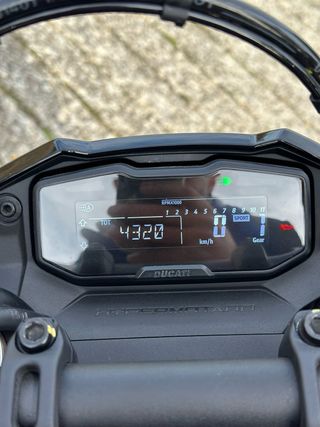 Ducati 698 RVE Hypermotard