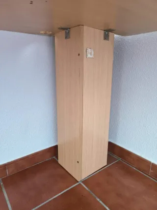 Escritorio Angular madera clara