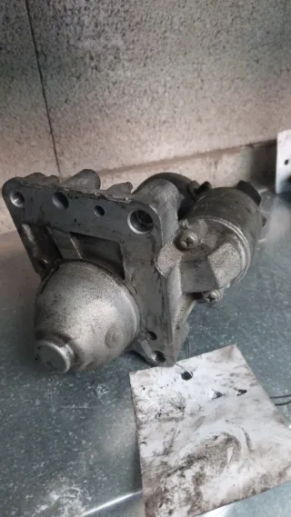 Motor de arranque/puesta en marcha