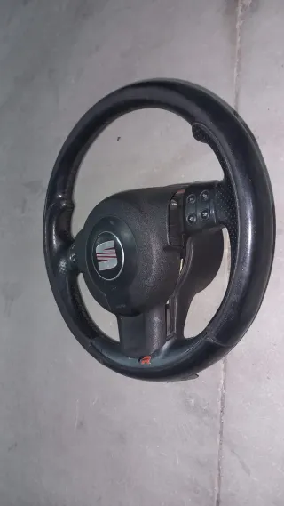 Volante Seat León FR