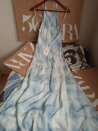 Vestido largo tie-dye azul y blanco