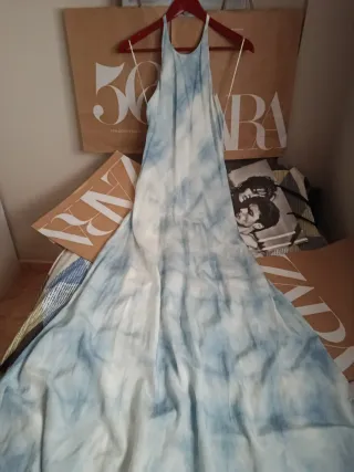 Vestido largo tie-dye azul y blanco