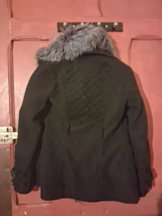 Chaqueta de mujer con cuello de pelo