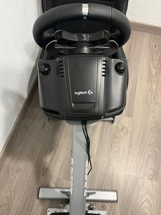 Simulador de conducción Playseat + volante Logitec