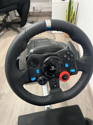 Simulador de conducción Playseat + volante Logitec