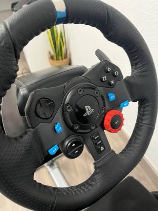 Simulador de conducción Playseat + volante Logitec