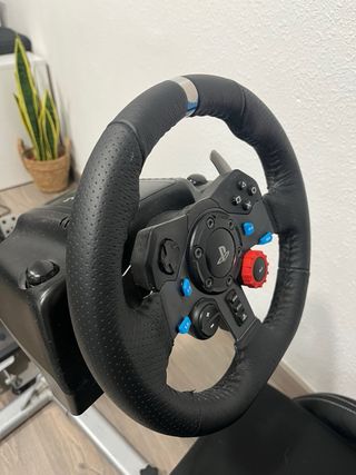 Simulador de conducción Playseat + volante Logitec