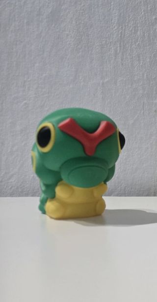 Figura Caterpie Pokemon decorativa