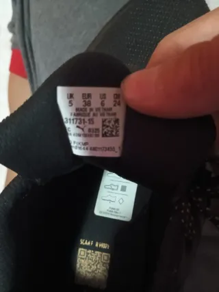 Zapatillas Puma Negras y Blancas