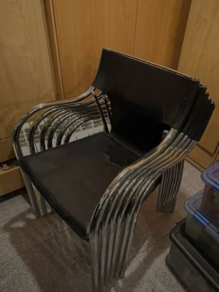 Sillas de diseño metálicas negras