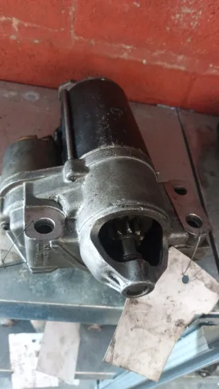 Motor de arranque/puesta en marcha