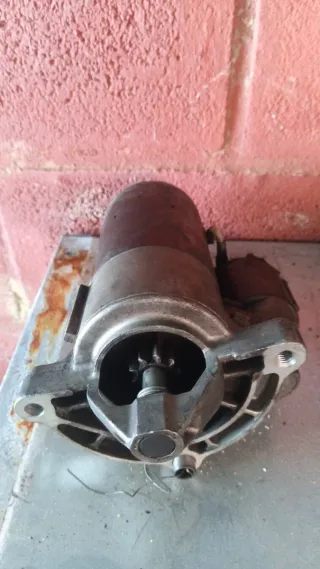 Motor de arranque/puesta en marcha