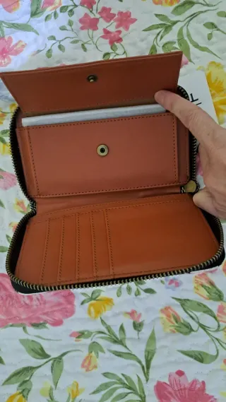 Cartera L. Credi cuadros blanco y negro