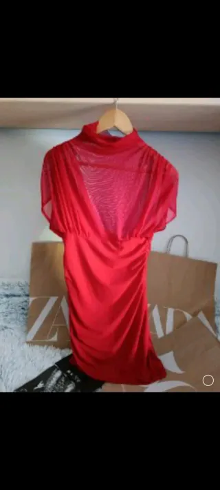 Vestido rojo drapeado