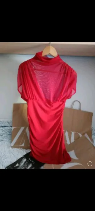 Vestido rojo drapeado